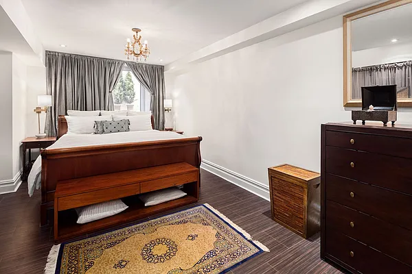 Sold by Compass | media 6