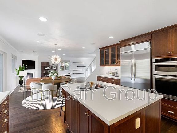 2nd image of 601 Powell Pl