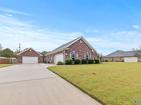 5th image of 190 Wes Ashley Dr