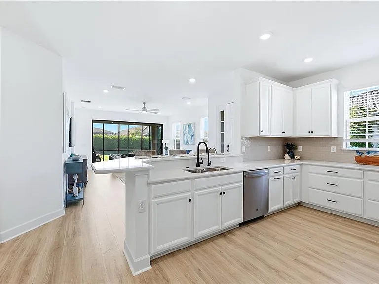 4733 Tortona Ct — Photo 16