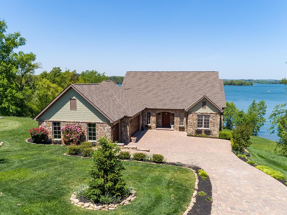 Image 1: 556 Cypress Pointe