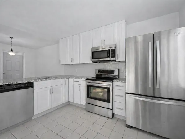 1945 Stratford Way, West Palm Beach, FL 33409