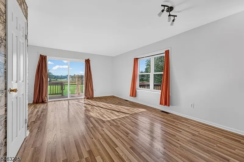 2 bed, 1.5 bath, $2,800 — Photo 4