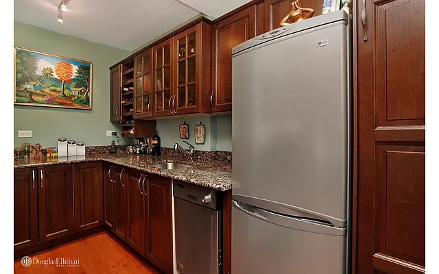 Rented by Douglas Elliman | media 21