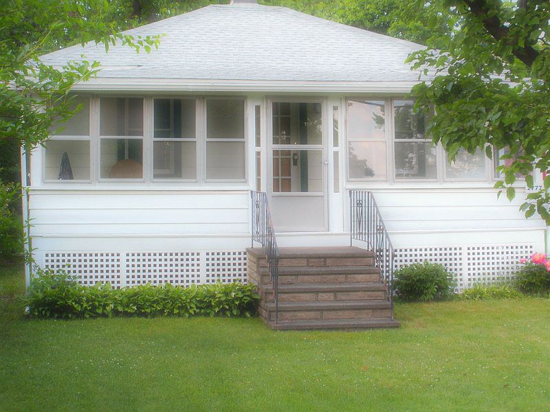 2777 Atlantic Ave : Front View