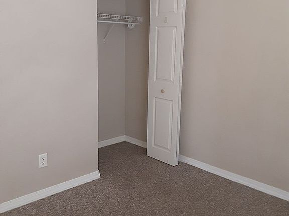 4th image of 3365 Normandy Dr
