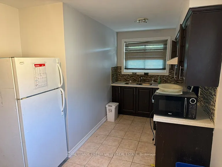 116 Taysham Cres — Photo 8