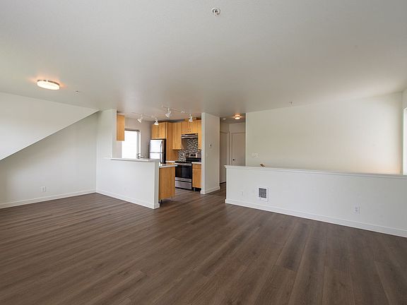 4th image of 804 NW Market St APT A