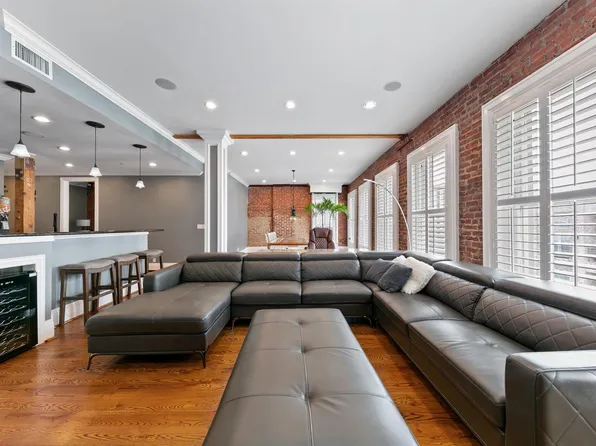 2207 Post Office St APT 417, Galveston, TX 77550