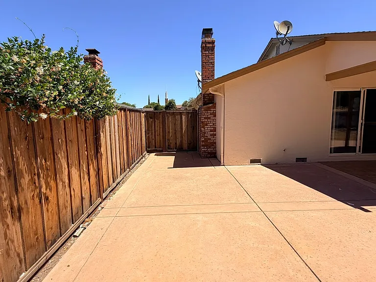 5308 Lightwood Dr — Photo 22