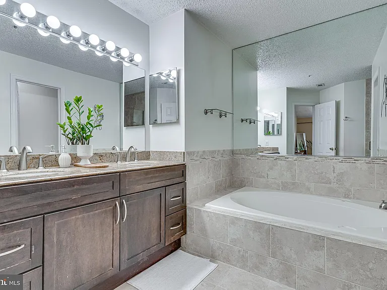 273 S Pickett St #401 — Photo 16