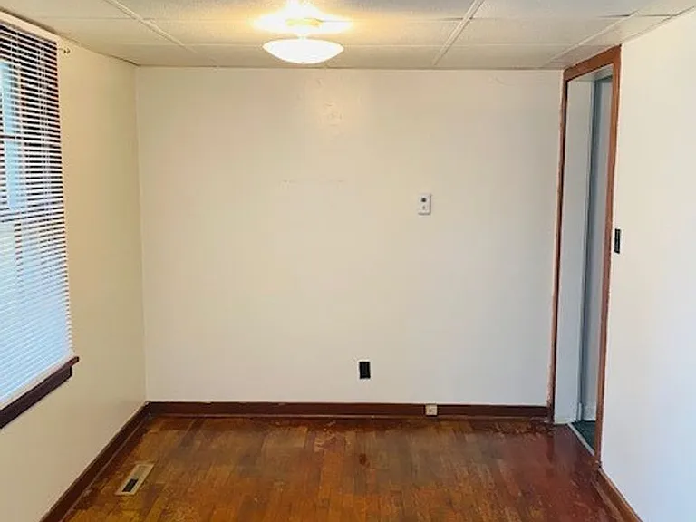 109 N Adams St — Photo 3