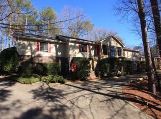 780 Oakhaven Dr, Roswell, GA 30075