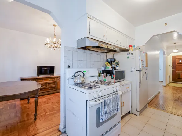 3617 Laconia Avenue image 12 of 46