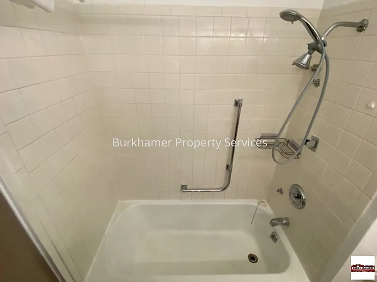1315 W Young St — Photo 16