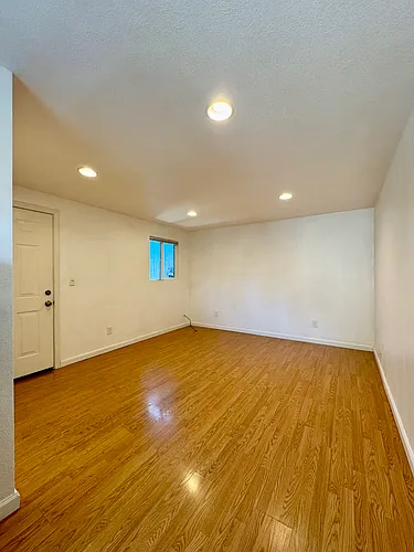 362 Irving Ave #C Photo 1