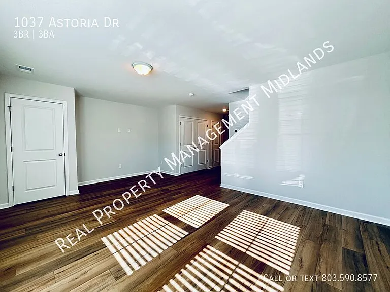 1037 Astoria Dr — Photo 9