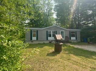 8343 Knapp Rd, Houghton Lake, MI 48629