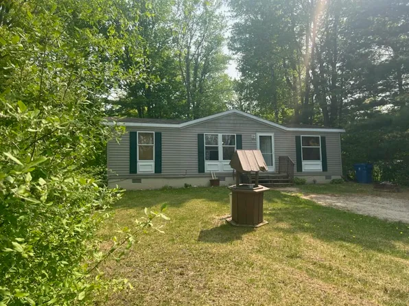 8343 Knapp Rd, Houghton Lake, MI 48629