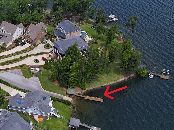 2nd image of 110 Bridgeport Ln