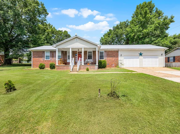 63 S Helms St, Lexington, TN 38351