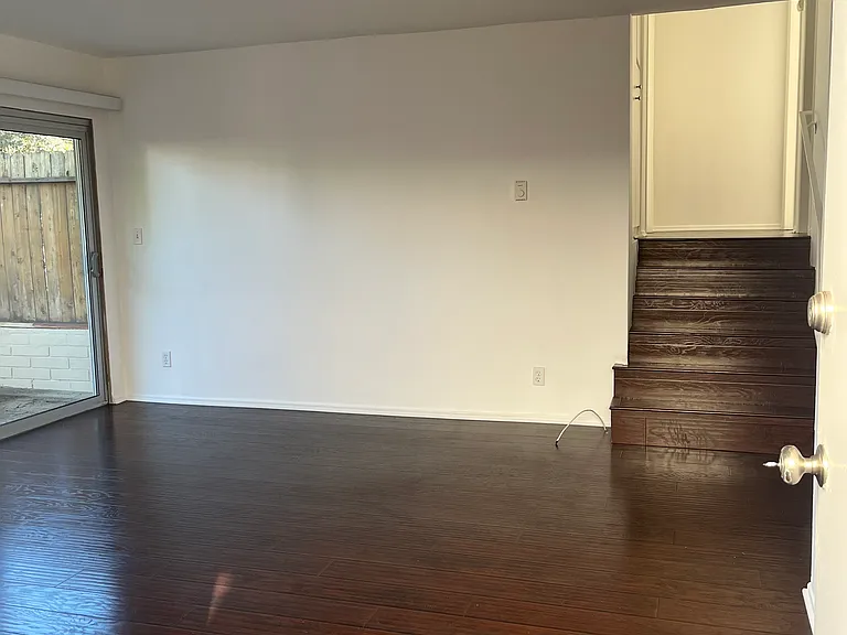 1343 Carmelina Ave #10 — Photo 5