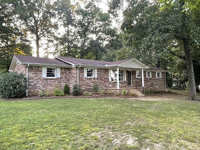 1st image of 461 Trotters Cir