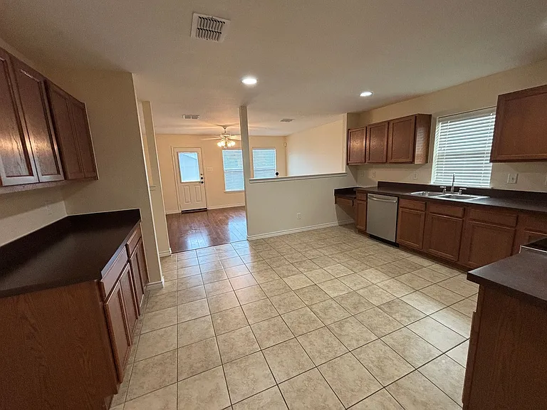 8119 Lost Canyon Trl — Photo 15