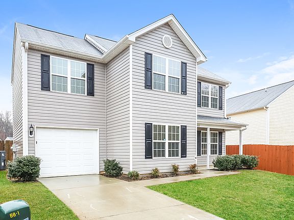 2nd image of 2002 Chapel Park Ln