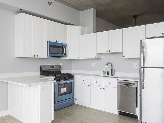 5th image of 1620 S Michigan Ave Unit 521