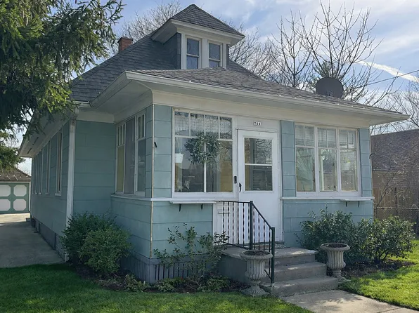 711 Bluff City Blvd, Elgin, IL 60120