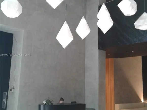 151 SE 1st St, Miami, FL