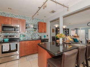 2415 Thomas St, Hollywood, FL 33020