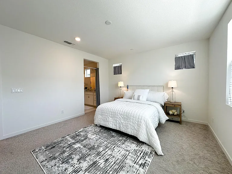 2957 Honey Opal Ave — Photo 16
