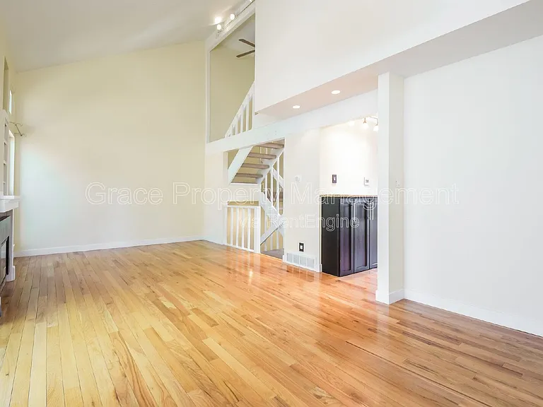 4608 Greenbriar Ct — Photo 6