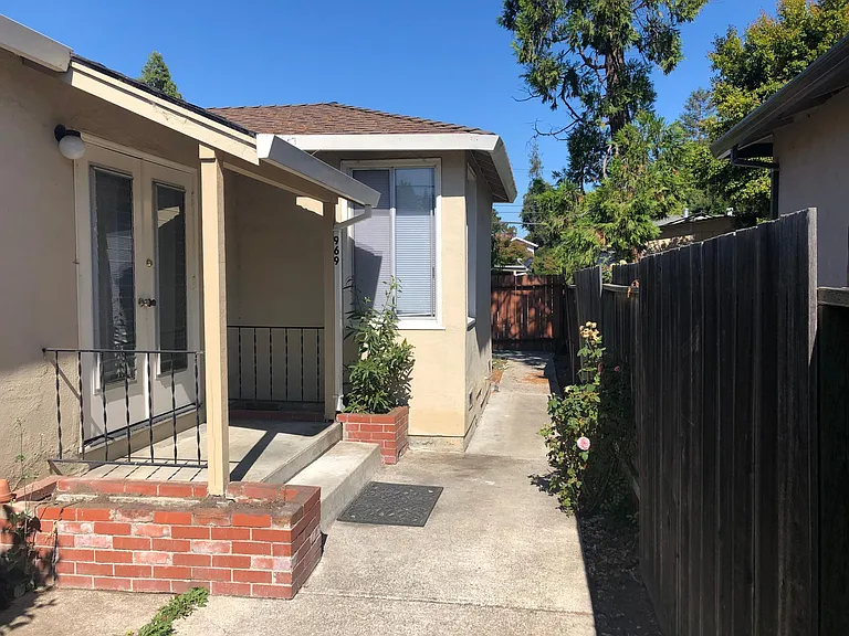 969 Rose Ave — Photo 6