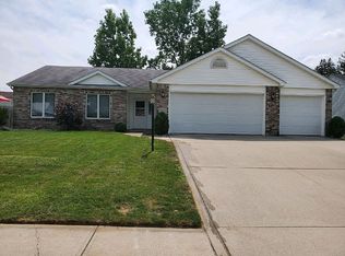 4011 Three Oaks Dr, Fort Wayne, IN 46809