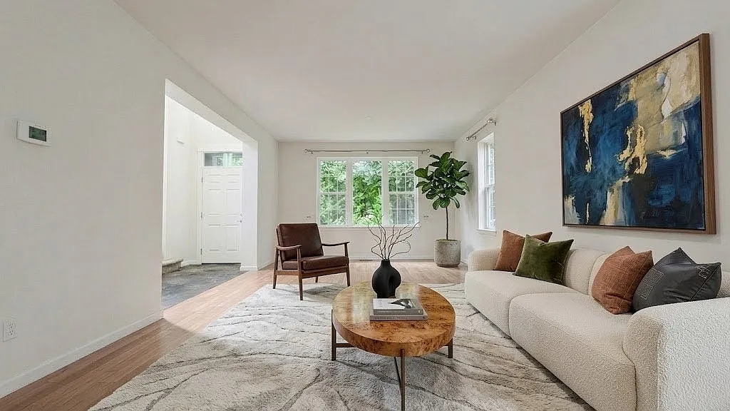 4 bed, 2.5 bath, 2950 sqft, $5,499 — Photo 1