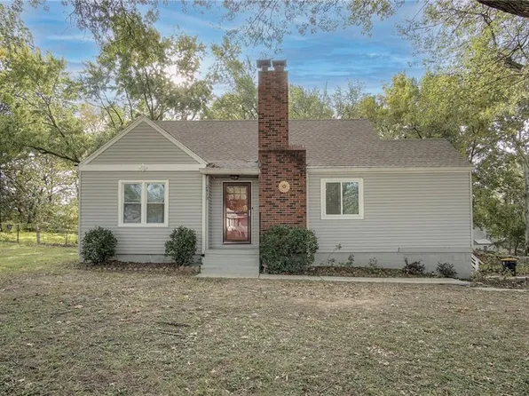 2413 NE Vivion Rd, Kansas City, MO 64118