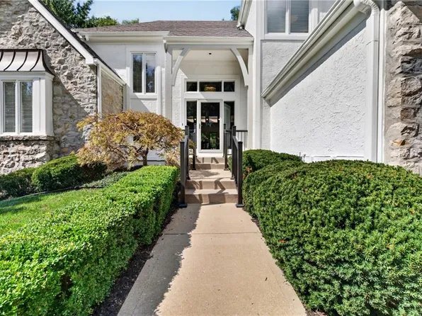 4516 W 125th St, Leawood, KS 66209