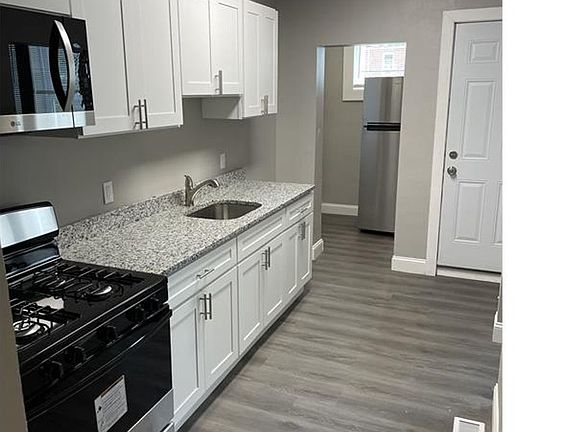 2nd image of 3715 Oakmont Ave