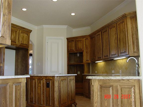 4th image of 812 Bentwater Pkwy