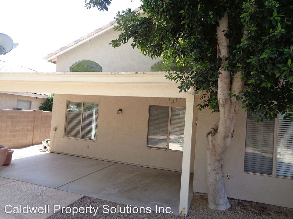 2nd image of 440 W Calle Monte Vista Dr