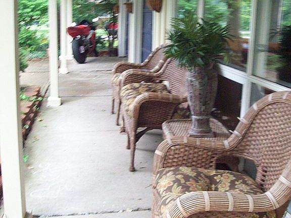 2nd image of 565 Edinborough Dr