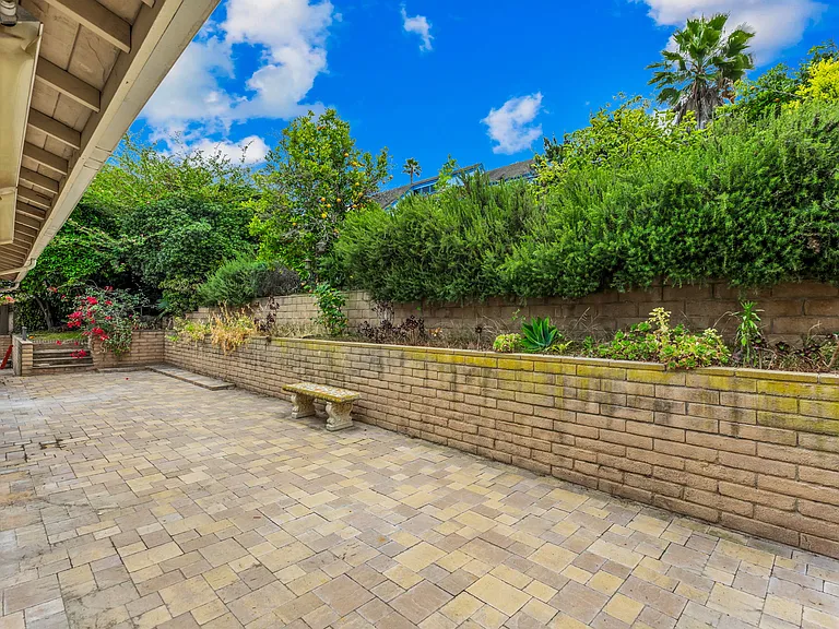 8766 Glenira Ave — Photo 21