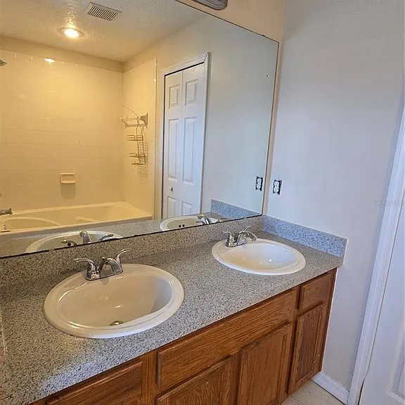 2039 Cypress Bay Blvd — Photo 7
