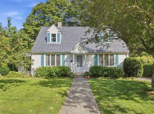 17 Smith St, Uxbridge, MA 01569