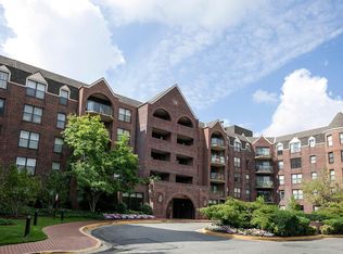 2100 Langston Blvd APT 301, Arlington, VA 22201
