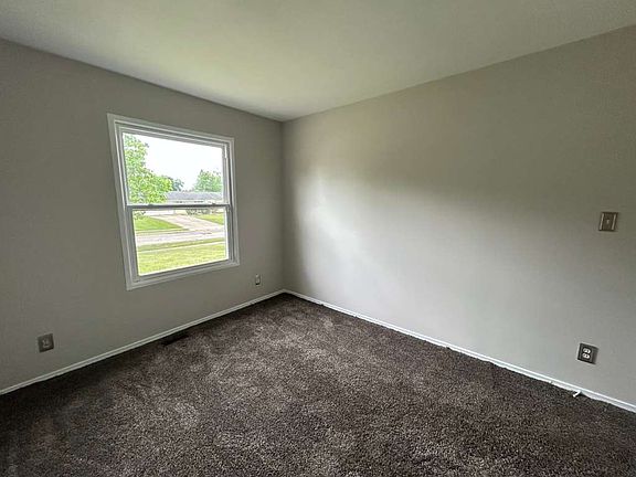 5th image of 23345 Comstock Rd
