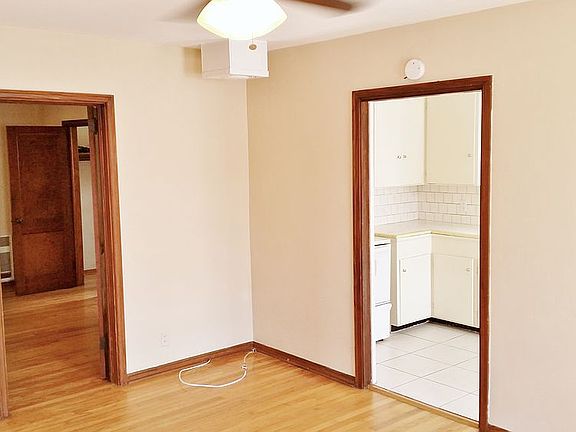 4th image of 2745 Forbes St